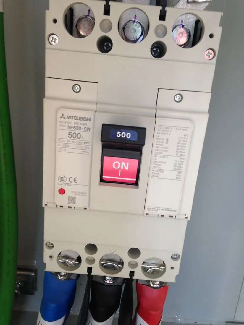 Interruptor general de caja moldeada de 500 A